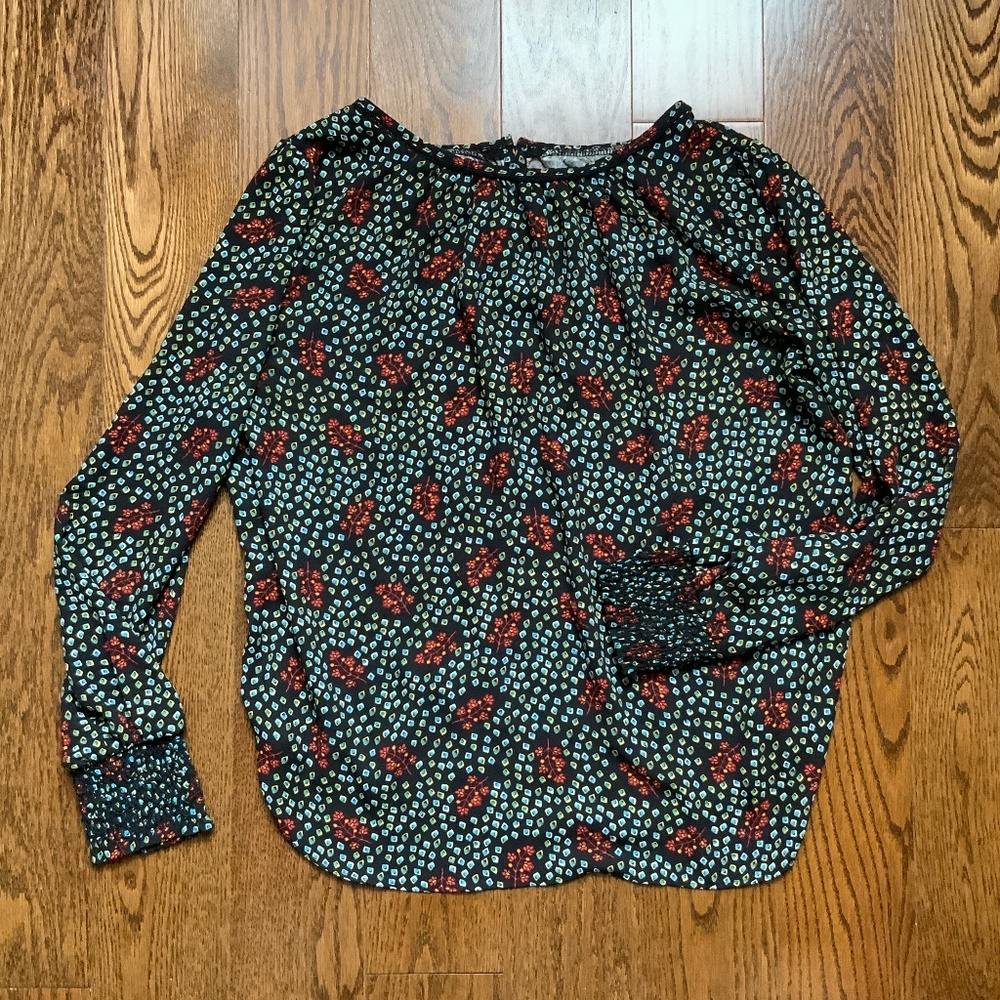 Floral blouse. Size M/L